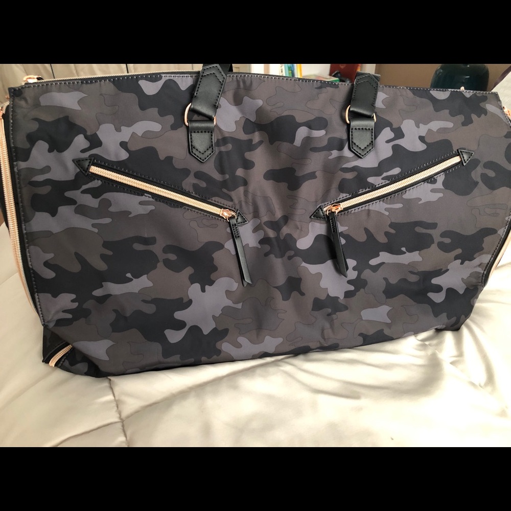 Stella and Dot The Lady Boss Travel Bag in Camo!